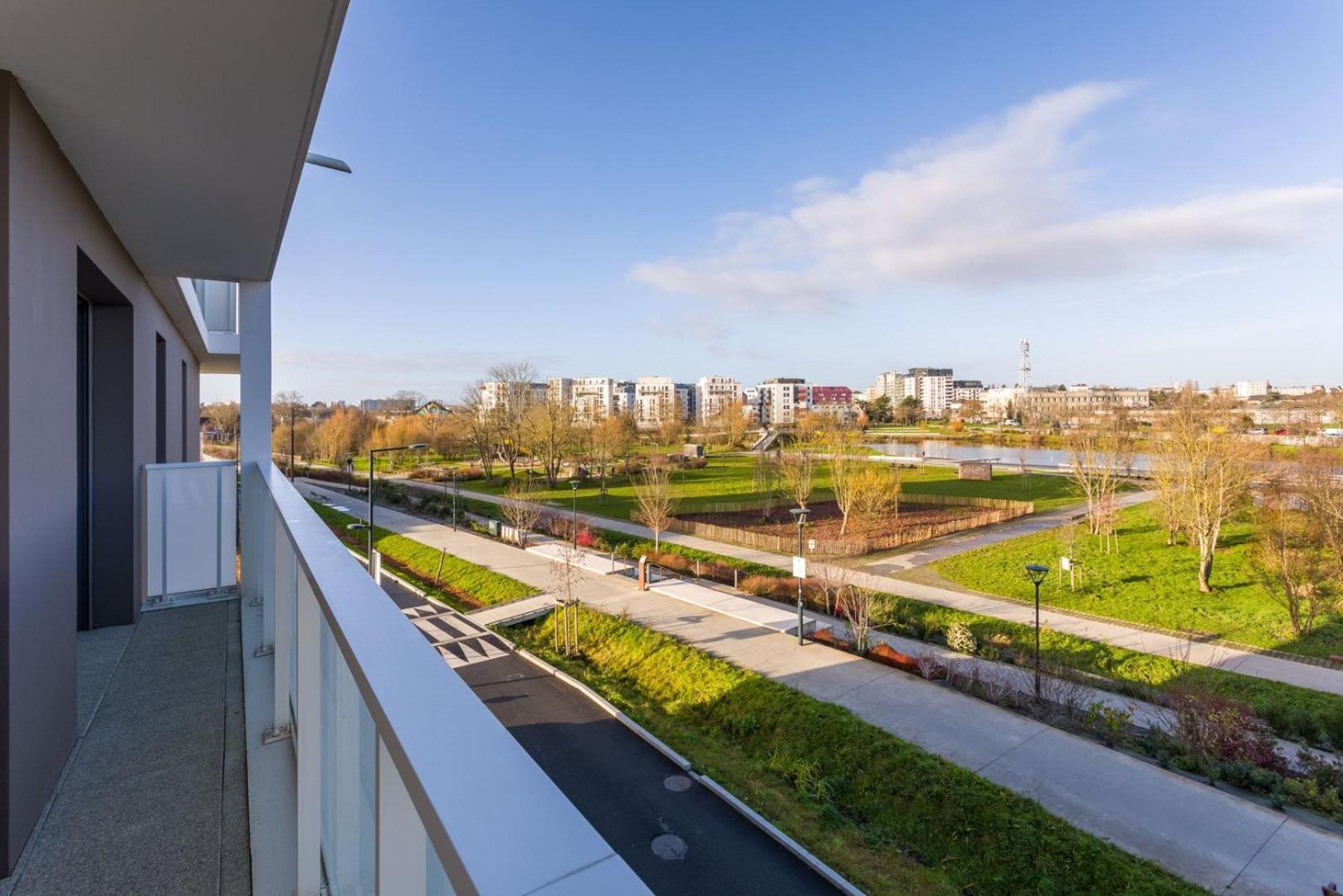 Le Rio, Appartement Avec Terrasse & Parking Rennes Bagian luar foto